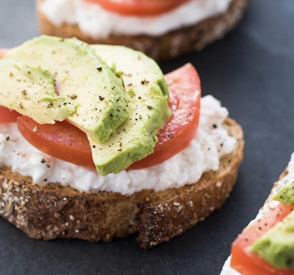 Avocado Toast with Cottage Cheese & Tomatoes - Recipe Library - WOW ...
